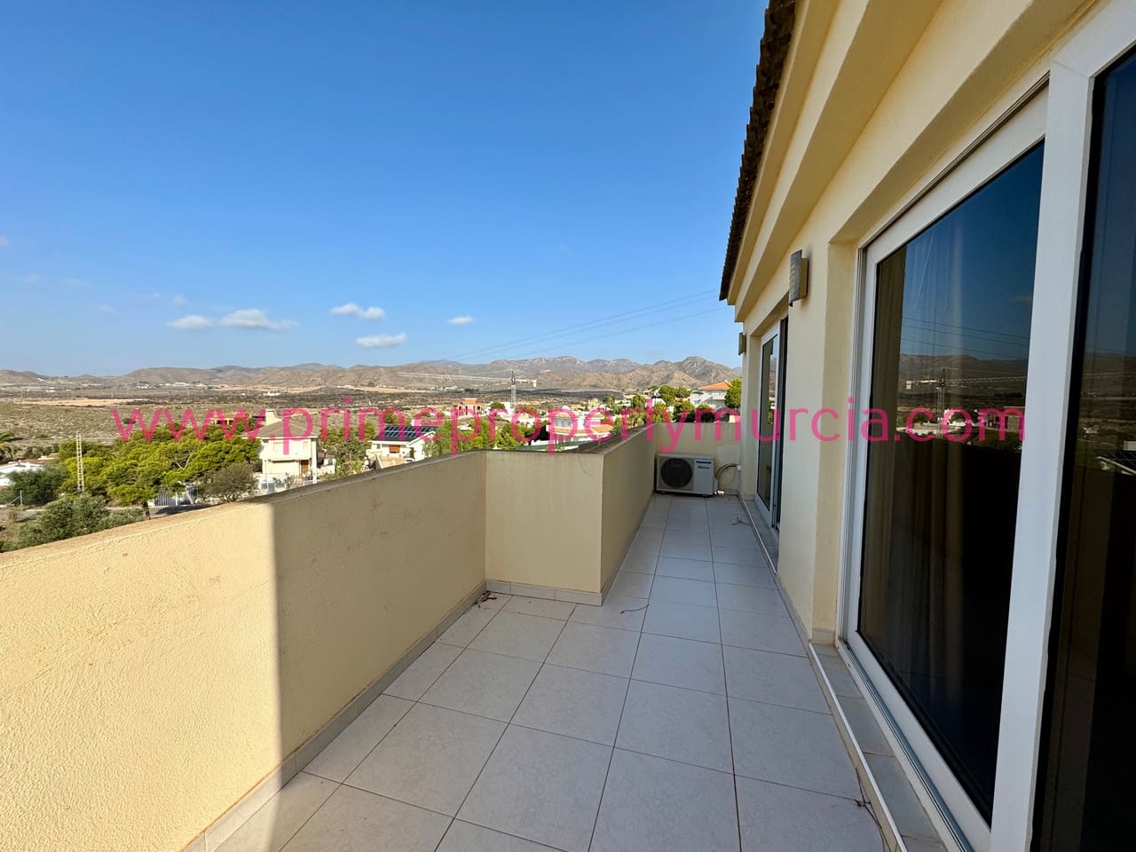 5 soveværelse Villa til salg i Isla Plana med swimmingpool garage - € 495.000 (Ref: 8697197)