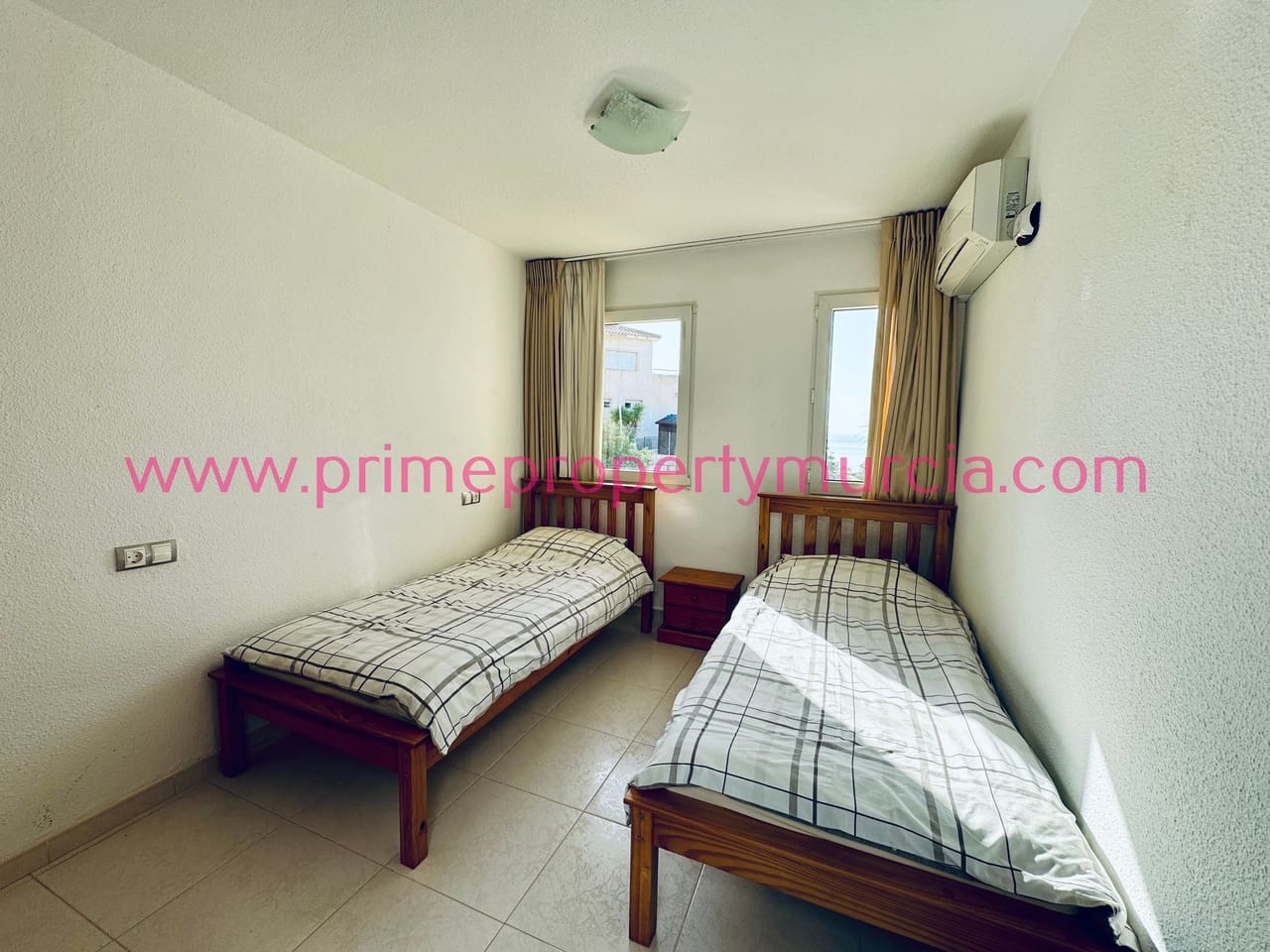 5 soveværelse Villa til salg i Isla Plana med swimmingpool garage - € 495.000 (Ref: 8697197)