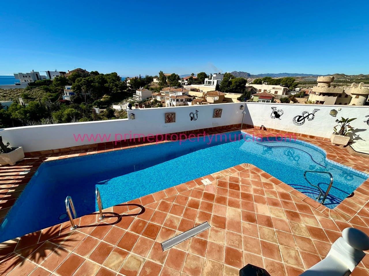 4 soverom Villa til salgs i Isla Plana med svømmebasseng garasje - € 565 000 (Ref: 9360843)