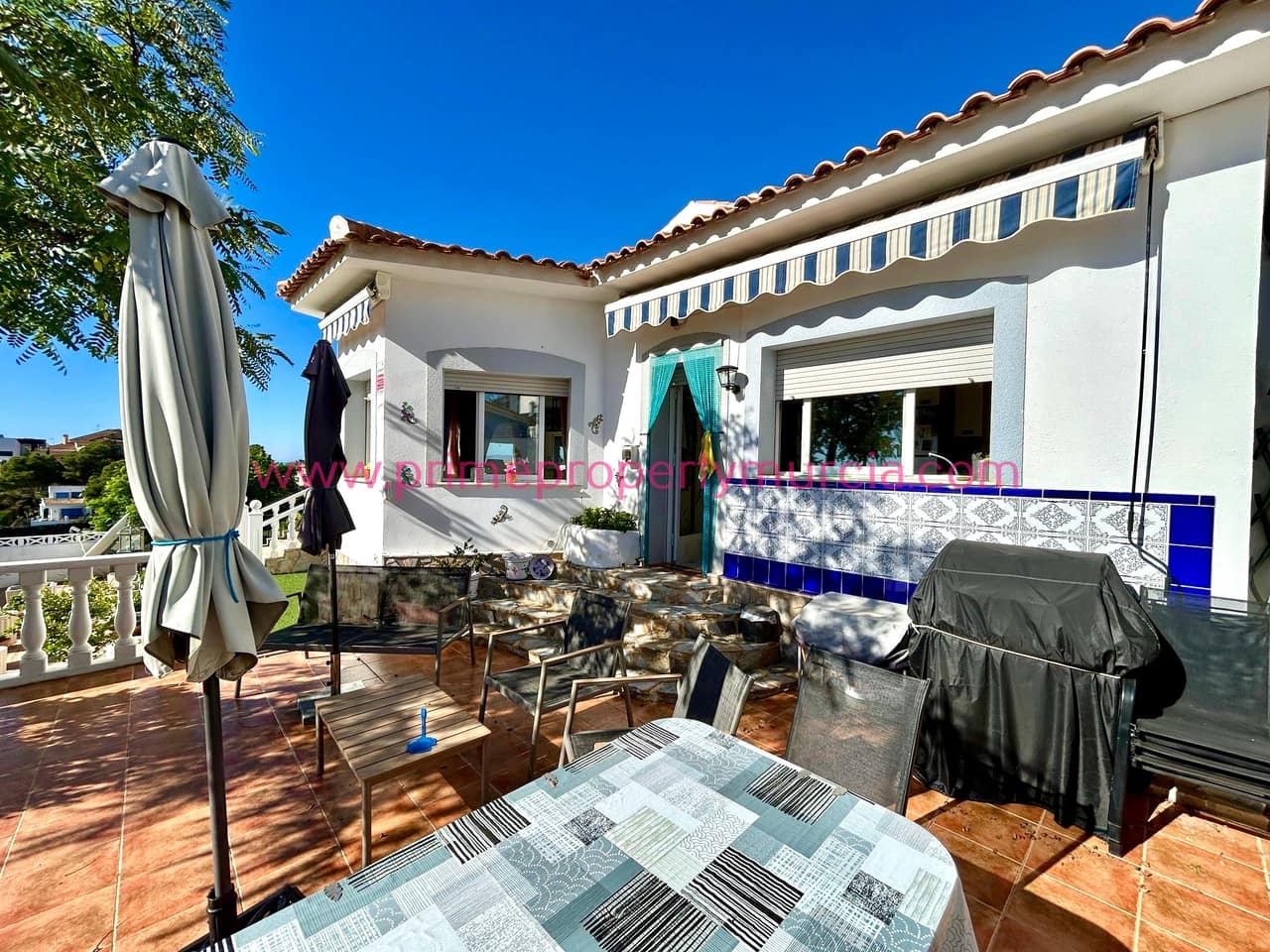 4 soverom Villa til salgs i Isla Plana med svømmebasseng garasje - € 565 000 (Ref: 9360843)