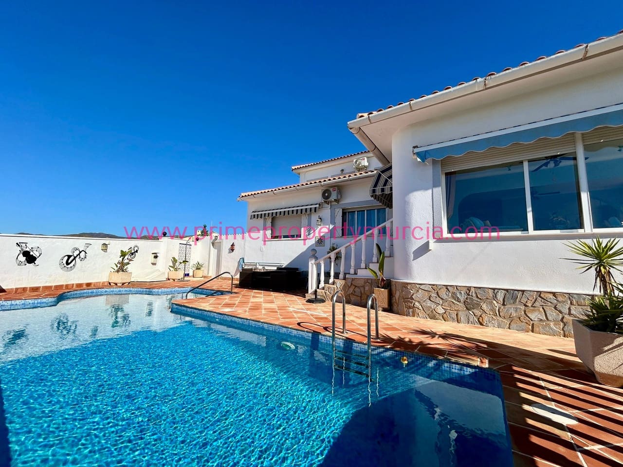 4 soverom Villa til salgs i Isla Plana med svømmebasseng garasje - € 565 000 (Ref: 9360843)