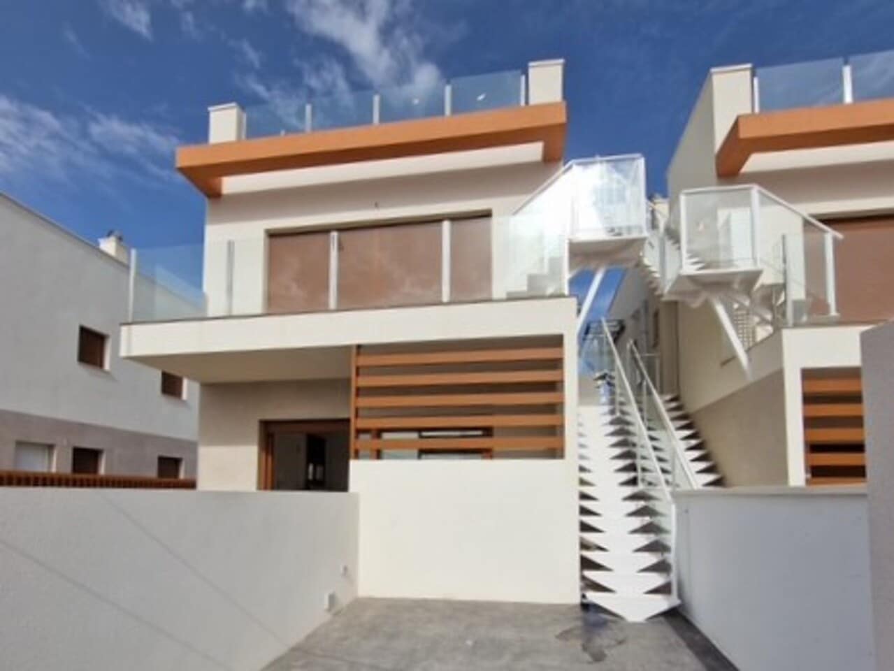 2 slaapkamer Appartement te koop in Puerto de Mazarron met garage - € 239.900 (Ref: 9566475)