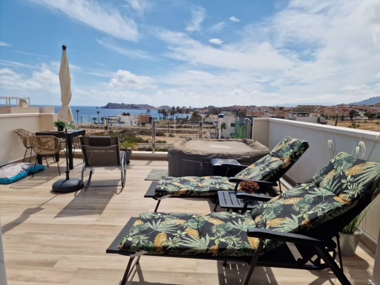 2 slaapkamer Appartement te koop in Puerto de Mazarron met garage - € 239.900 (Ref: 9566475)