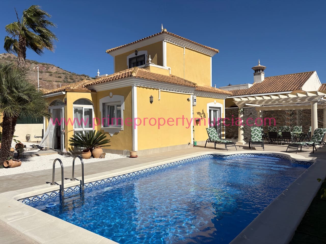 3 bedroom Villa for sale in Mazarron with pool garage - € 329,000 (Ref: 9598497)