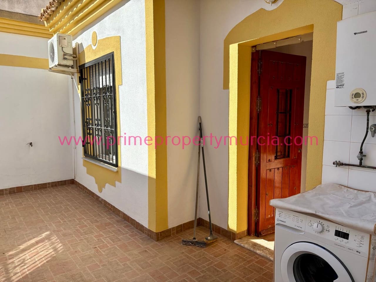 2 slaapkamer Halfvrijstaande villa te koop in Mazarron met garage - € 119.000 (Ref: 9685650)