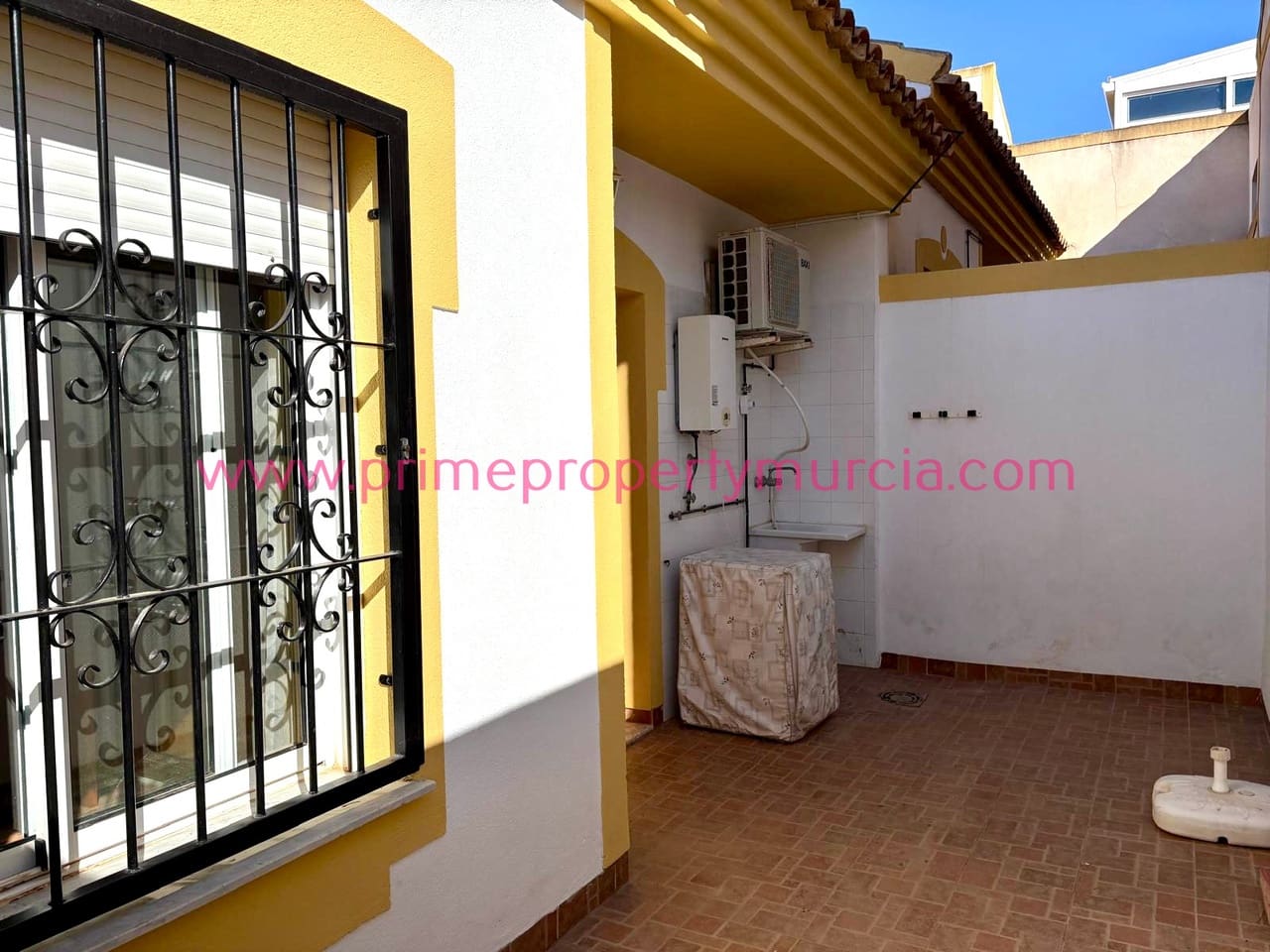 2 slaapkamer Halfvrijstaande villa te koop in Mazarron met garage - € 119.000 (Ref: 9685650)