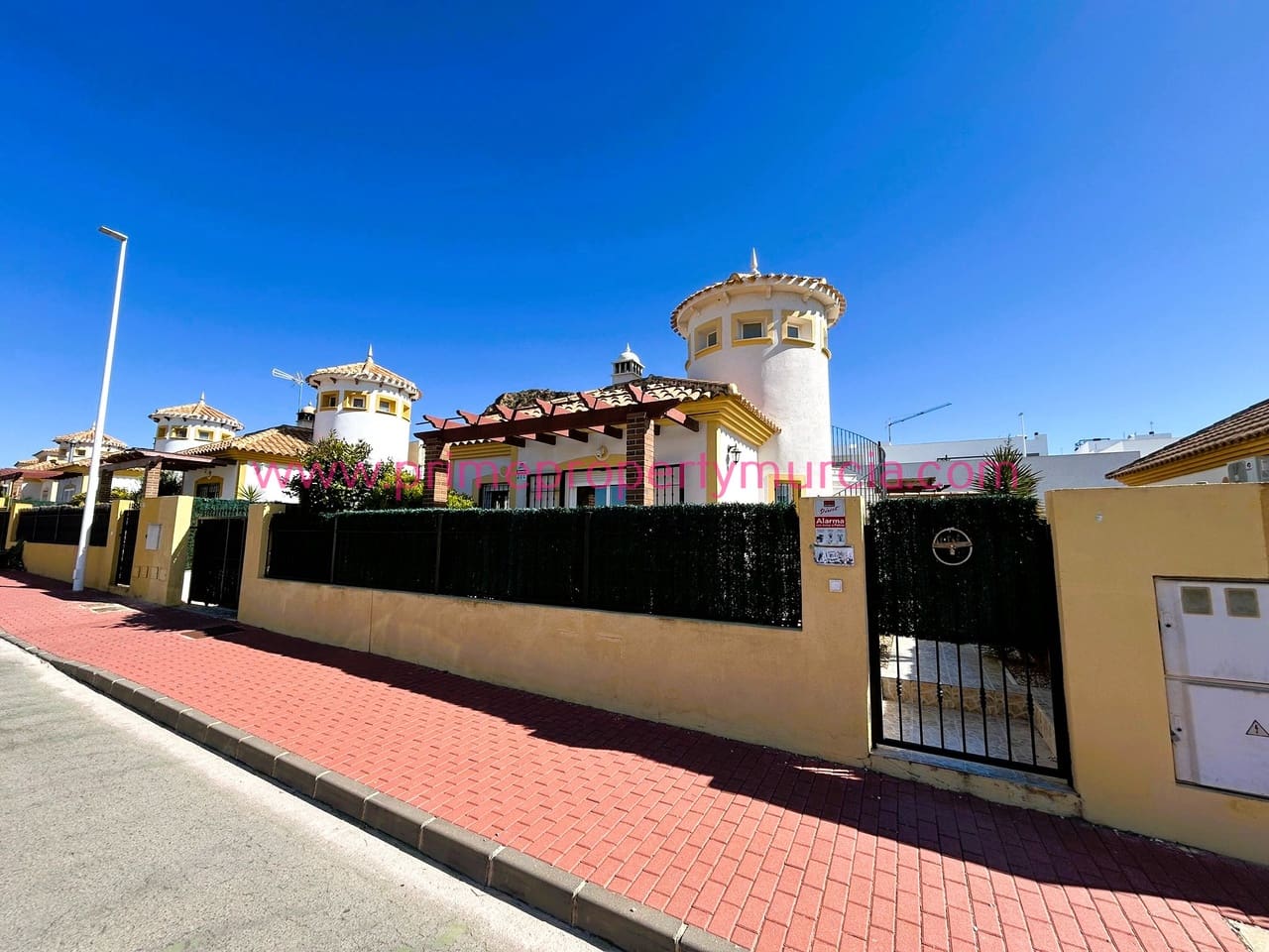 2 bedroom Villa for sale in Mazarron with pool garage - € 219,950 (Ref: 9733803)