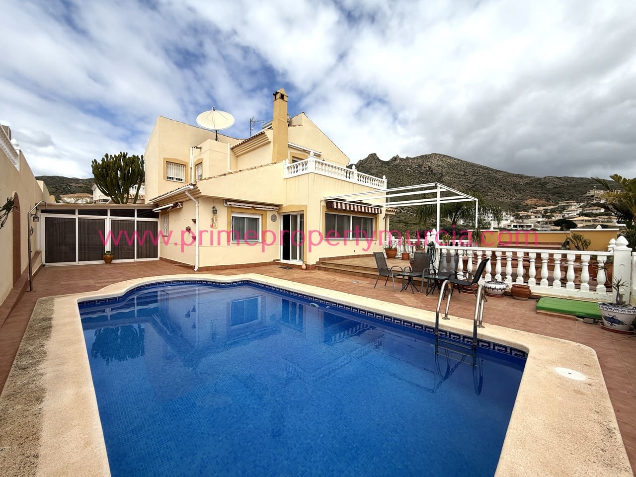 4 bedroom Villa for sale in Bolnuevo with pool garage - € 480,000 (Ref: 9733804)