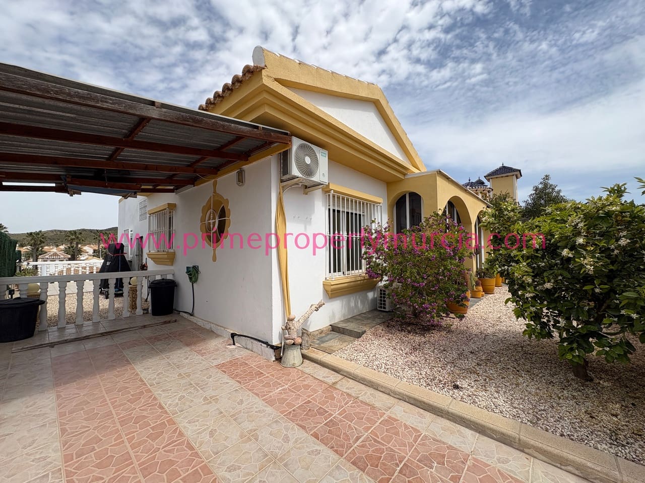 3 makuuhuone Huvila myytävänä paikassa Mazarron mukana uima-altaan 
autotalli - 270 000 € (Ref: 9751486)