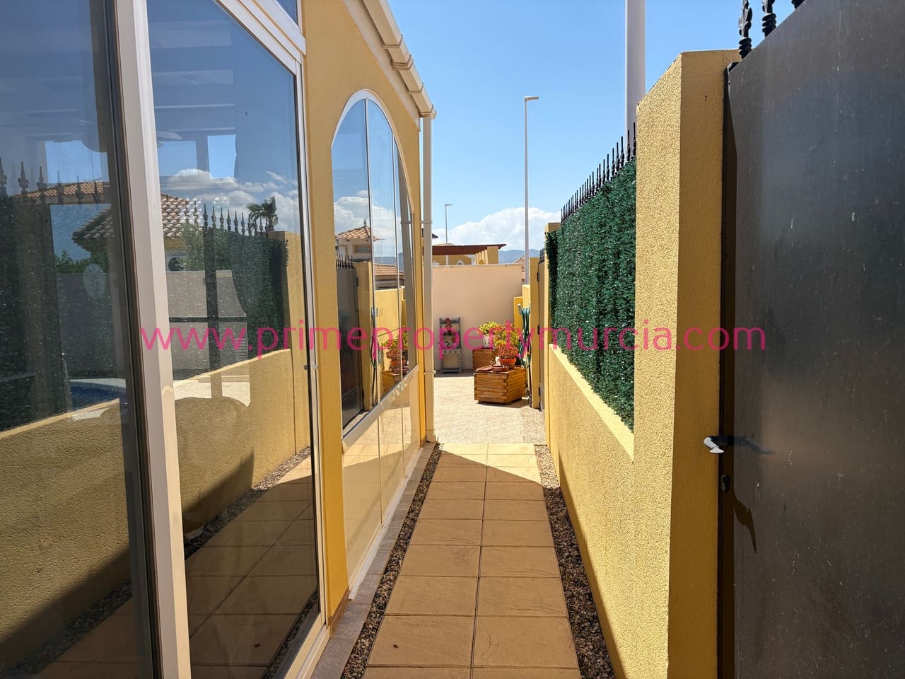 2 bedroom Semi-detached Villa for sale in Mazarron with pool garage - € 179,995 (Ref: 9815253)