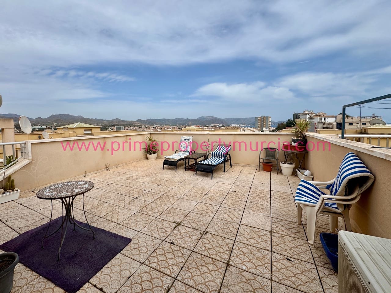 2 bedroom Apartment for sale in Puerto de Mazarron with pool garage - € 125,000 (Ref: 9823792)