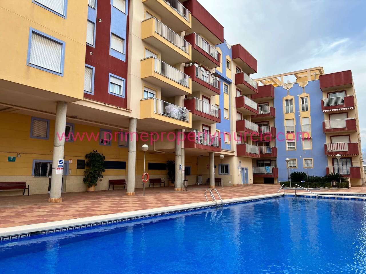 2 bedroom Apartment for sale in Puerto de Mazarron with pool garage - € 125,000 (Ref: 9823792)
