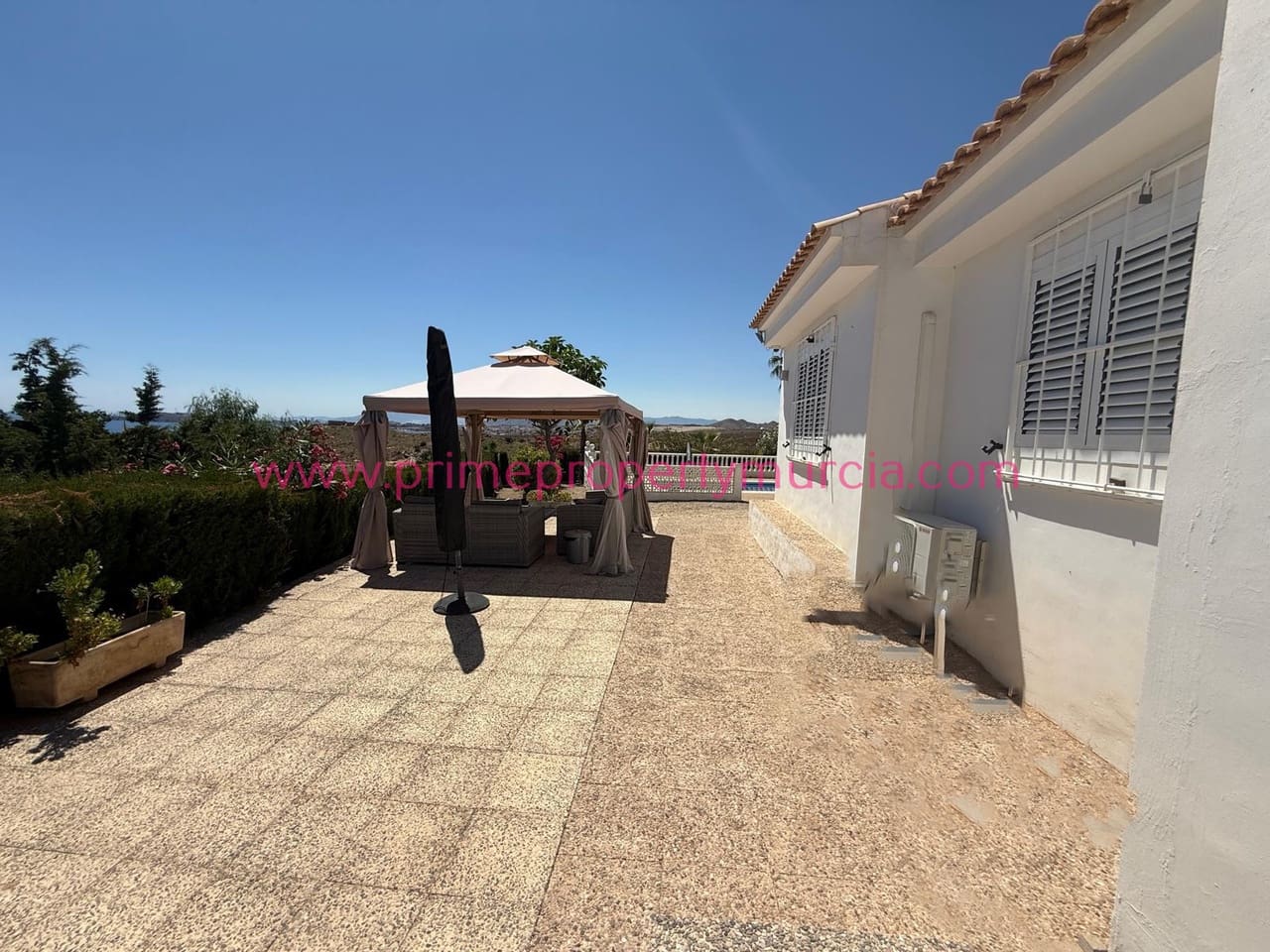 2 soveværelse Villa til salg i Murcia by med swimmingpool garage - € 379.000 (Ref: 9948603)