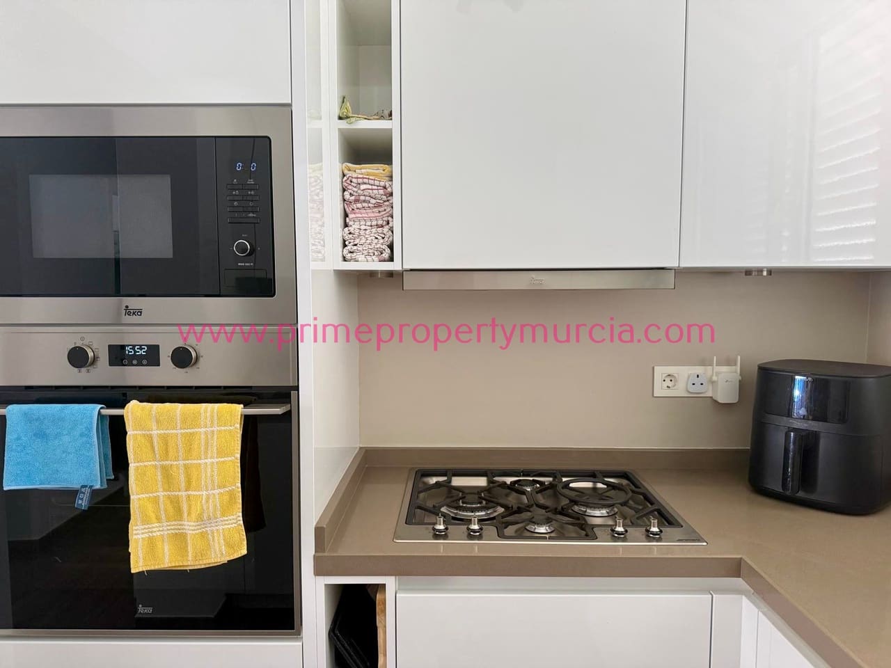 2 soveværelse Villa til salg i Murcia by med swimmingpool garage - € 379.000 (Ref: 9948603)
