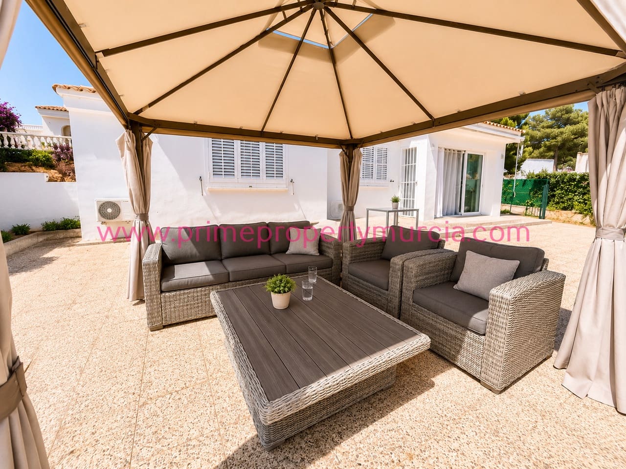 2 bedroom Villa for sale in Murcia city with pool garage - € 379,000 (Ref: 9948603)