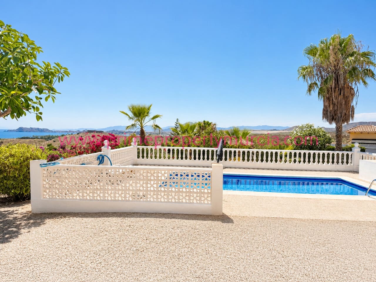2 bedroom Villa for sale in Murcia city with pool garage - € 379,000 (Ref: 9948603)