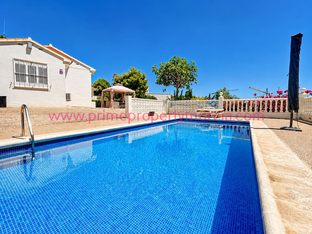 2 bedroom Villa for sale in Murcia city with pool garage - € 379,000 (Ref: 9948603)
