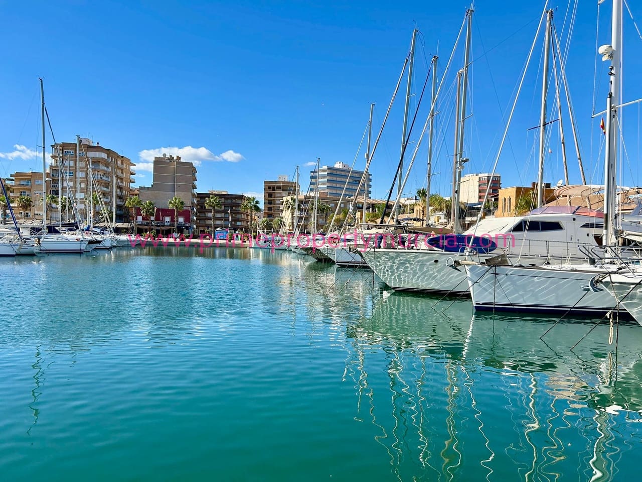 2 bedroom Apartment for sale in Puerto de Mazarron with garage - € 125,000 (Ref: 9985702)