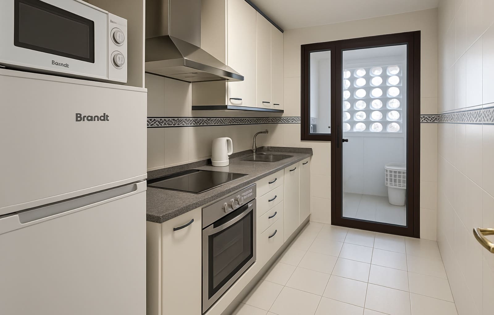 3 bedroom Apartment for sale in La Duquesa / Puerto de la Duquesa with pool garage - € 365,000 (Ref: 9301501)