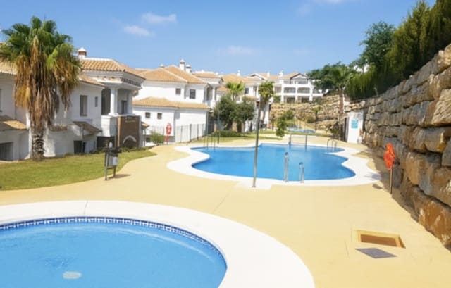2 bedroom Apartment for sale in Casares Golf - Casares del Sol, Casares with pool garage - € 349,950 (Ref: 9306142)