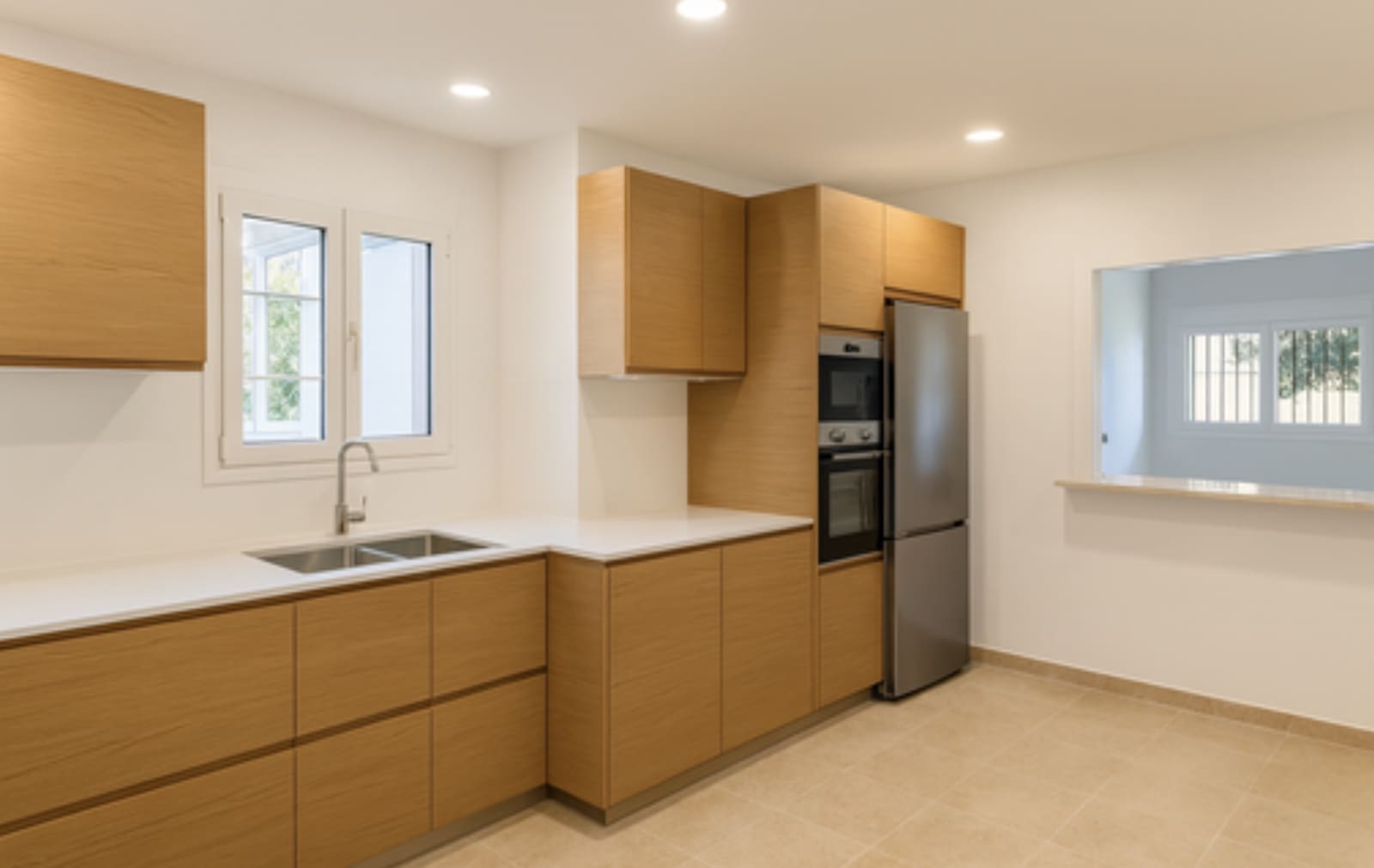 3 soveværelse Byhus til salg i San Roque med swimmingpool garage - € 550.000 (Ref: 9308031)