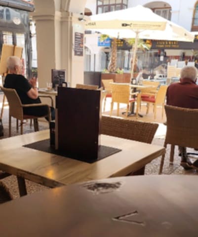 Restaurant/Bar til salg i La Duquesa / Puerto de la Duquesa, Manilva - € 45.000 (Ref: 9308034)