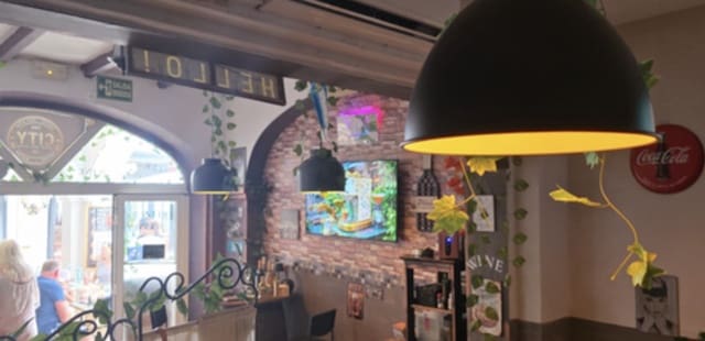 Restaurant/Bar til salg i La Duquesa / Puerto de la Duquesa, Manilva - € 45.000 (Ref: 9308034)