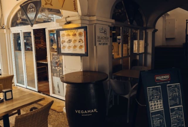 Restaurant/Bar til salg i La Duquesa / Puerto de la Duquesa, Manilva - € 45.000 (Ref: 9308034)