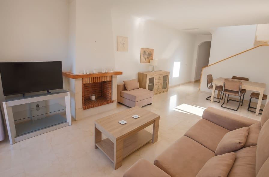 Apartment for sale in La Duquesa / Puerto de la Duquesa with pool garage - € 325,000 (Ref: 9311380)