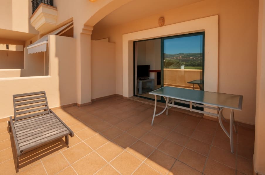 Apartment for sale in La Duquesa / Puerto de la Duquesa with pool garage - € 325,000 (Ref: 9311380)