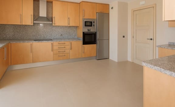 3 bedroom Penthouse for sale in La Duquesa / Puerto de la Duquesa, Manilva with pool garage - € 750,000 (Ref: 9324452)