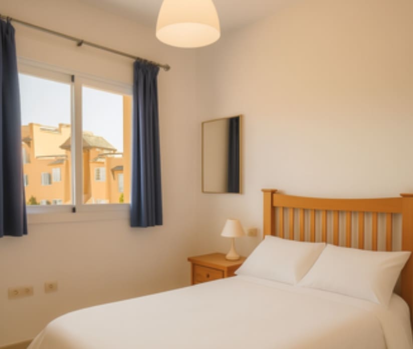 2 soveværelse Lejlighed til salg i La Duquesa / Puerto de la Duquesa med swimmingpool garage - € 235.000 (Ref: 9324472)