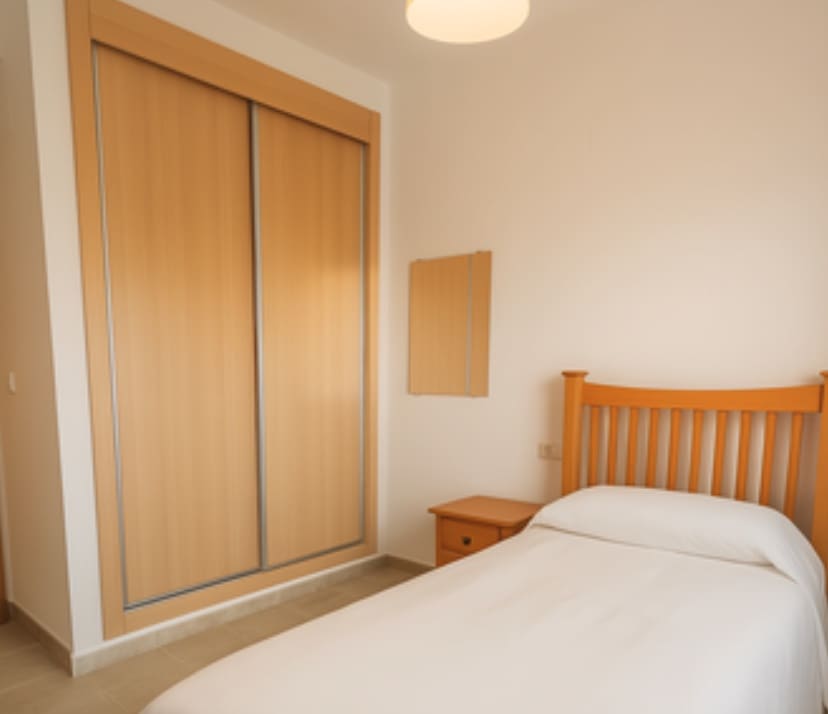 2 soveværelse Lejlighed til salg i La Duquesa / Puerto de la Duquesa med swimmingpool garage - € 235.000 (Ref: 9324472)