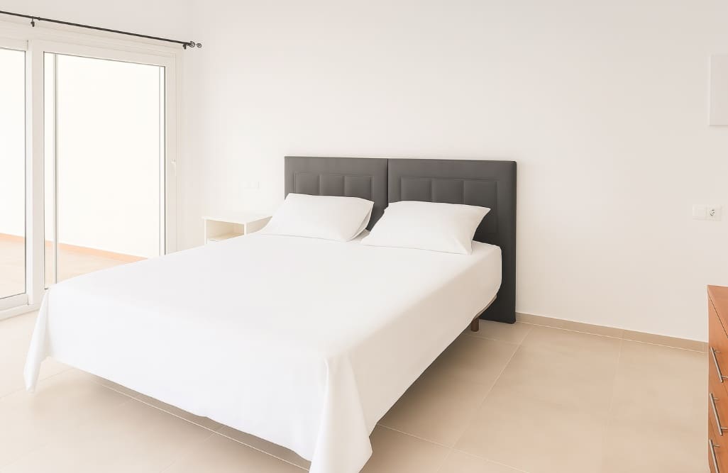 Casa de 4 habitaciones en La Duquesa / Puerto de la Duquesa en venta - 620.000 € (Ref: 9325415)