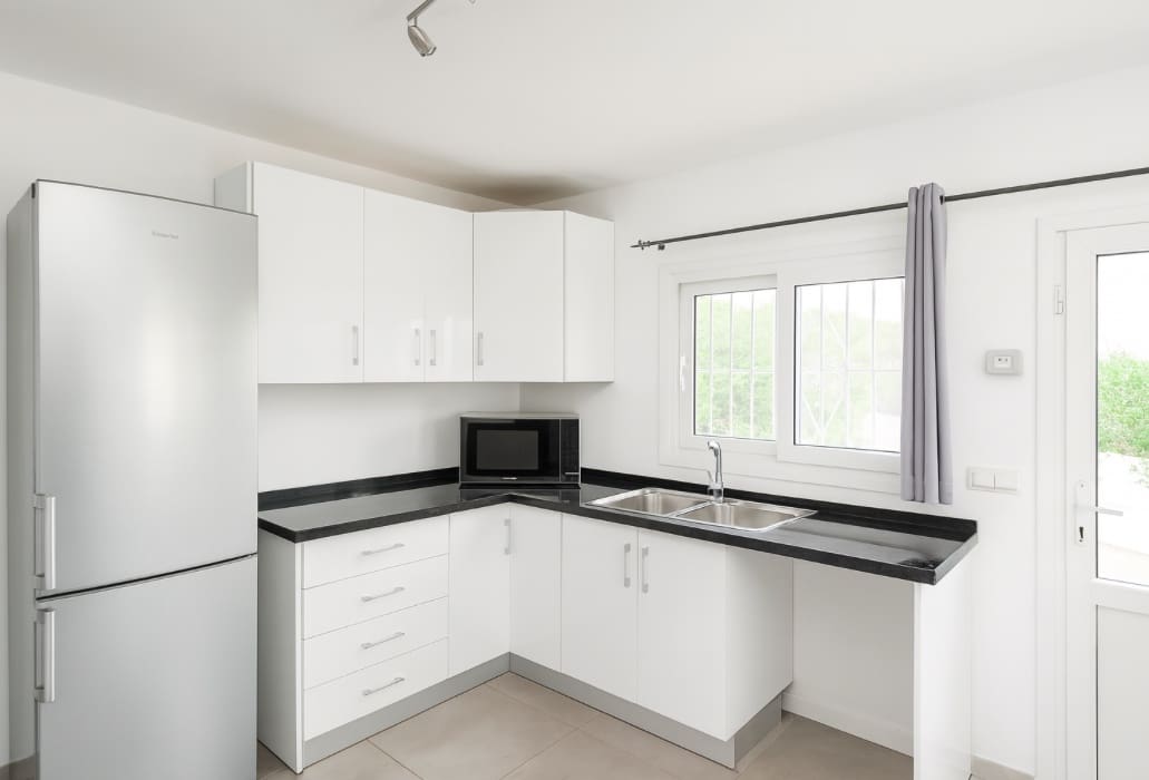 Casa de 4 habitaciones en La Duquesa / Puerto de la Duquesa en venta - 620.000 € (Ref: 9325415)