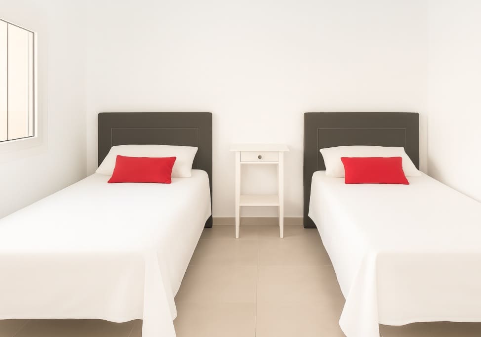 Casa de 4 habitaciones en La Duquesa / Puerto de la Duquesa en venta - 620.000 € (Ref: 9325415)