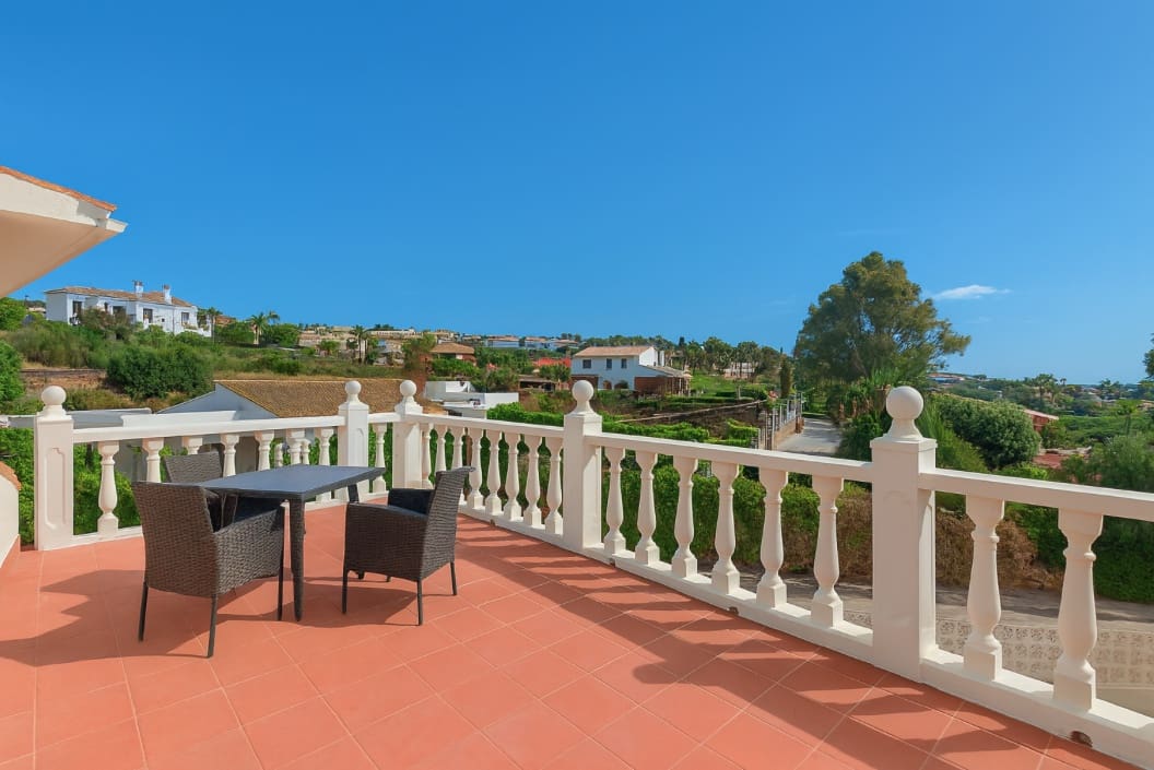 Casa de 4 habitaciones en La Duquesa / Puerto de la Duquesa en venta - 620.000 € (Ref: 9325415)