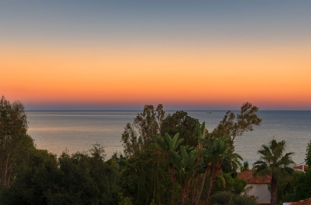 Casa de 4 habitaciones en La Duquesa / Puerto de la Duquesa en venta - 620.000 € (Ref: 9325415)