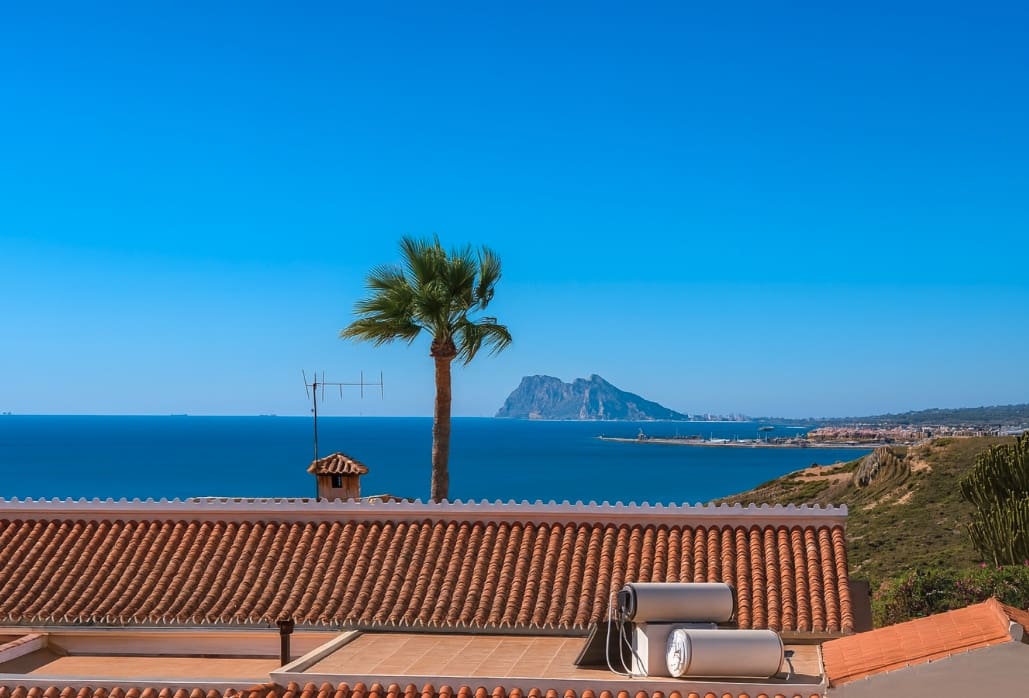 Casa de 4 habitaciones en La Duquesa / Puerto de la Duquesa en venta - 620.000 € (Ref: 9325415)