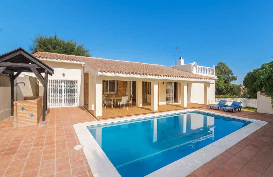 Casa de 4 habitaciones en La Duquesa / Puerto de la Duquesa en venta - 620.000 € (Ref: 9325415)