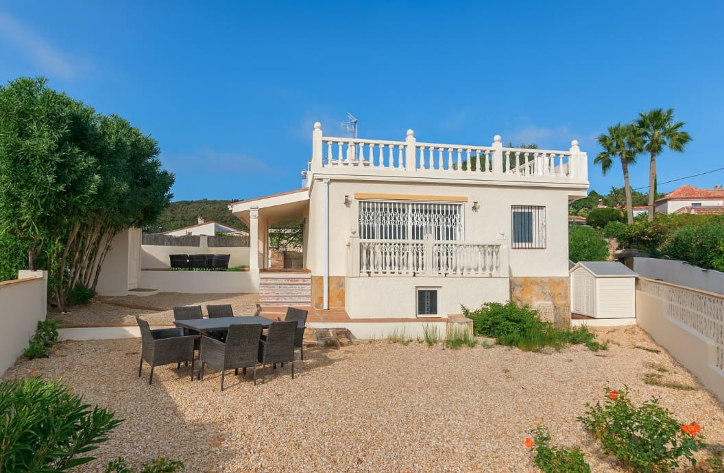 Casa de 4 habitaciones en La Duquesa / Puerto de la Duquesa en venta - 620.000 € (Ref: 9325415)