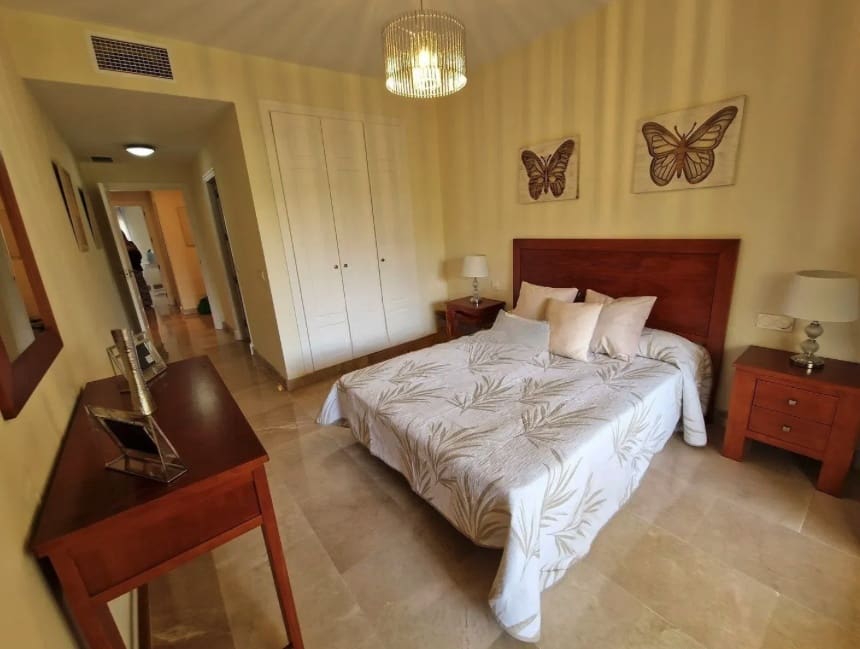 2 quarto Apartamento para venda em La Duquesa / Puerto de la Duquesa com piscina - 245 000 € (Ref: 9329685)