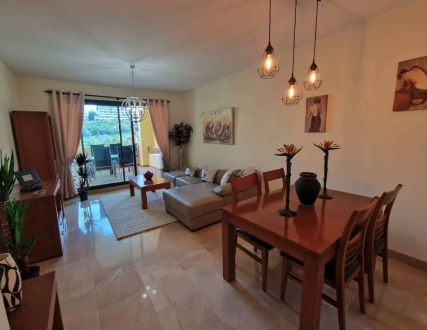 2 quarto Apartamento para venda em La Duquesa / Puerto de la Duquesa com piscina - 245 000 € (Ref: 9329685)