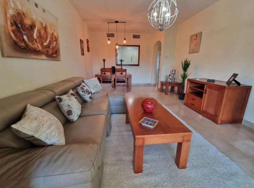 2 quarto Apartamento para venda em La Duquesa / Puerto de la Duquesa com piscina - 245 000 € (Ref: 9329685)