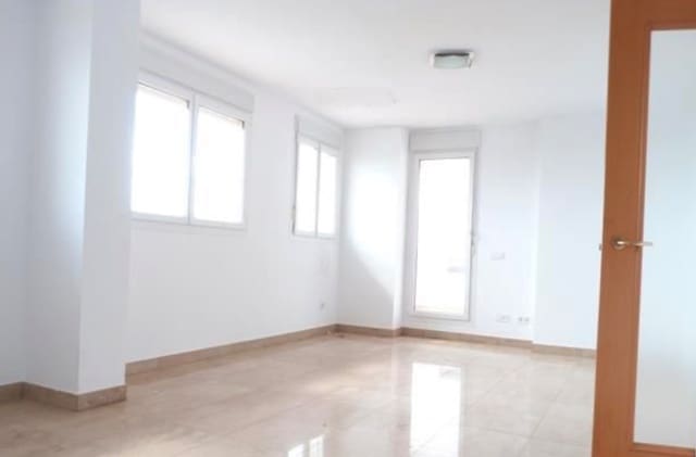 5 soverom Hus til salgs i La Duquesa / Puerto de la Duquesa, Manilva med svømmebasseng garasje - € 485 000 (Ref: 9331456)