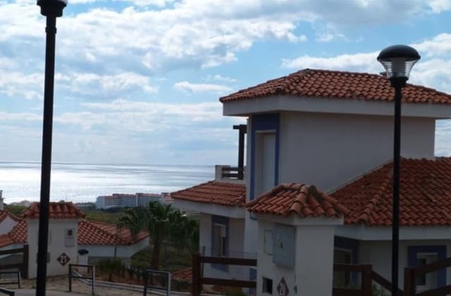 5 soverom Hus til salgs i La Duquesa / Puerto de la Duquesa, Manilva med svømmebasseng garasje - € 485 000 (Ref: 9331456)