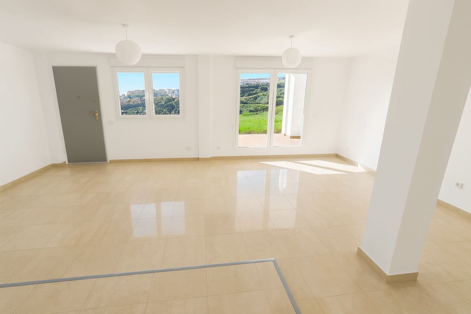 5 bedroom Townhouse for sale in La Duquesa / Puerto de la Duquesa with pool garage - € 485,000 (Ref: 9331456)