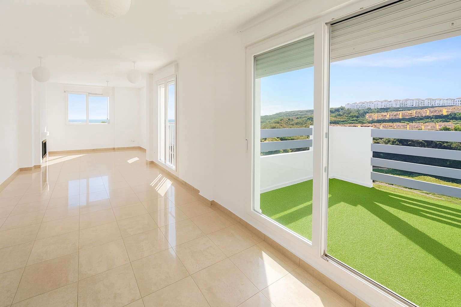 5 bedroom Townhouse for sale in La Duquesa / Puerto de la Duquesa with pool garage - € 485,000 (Ref: 9331456)