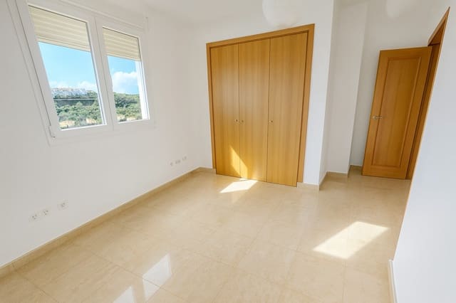 5 quarto Casa em Banda para venda em La Duquesa / Puerto de la Duquesa, Manilva com piscina garagem - 485 000 € (Ref: 9331456)