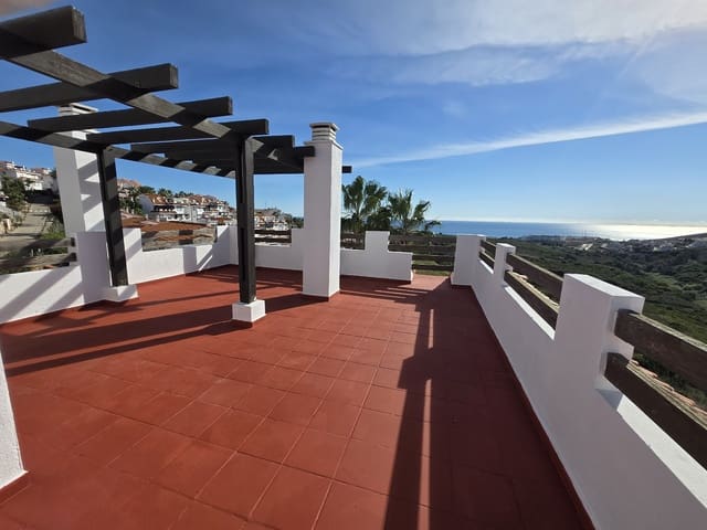 5 quarto Casa em Banda para venda em La Duquesa / Puerto de la Duquesa, Manilva com piscina garagem - 485 000 € (Ref: 9331456)